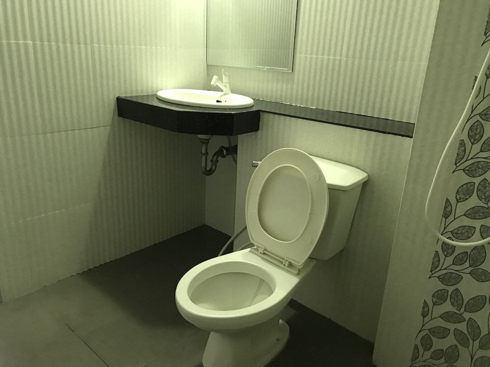 Sirimongkol Hotel Standard Single Room 6