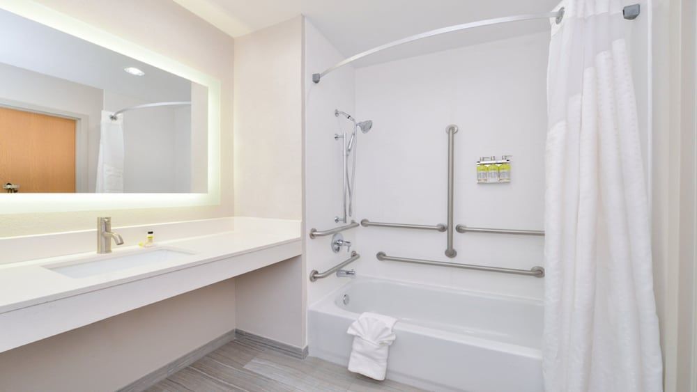 Suite, 1 King Bed, Accessible (Mobility)
