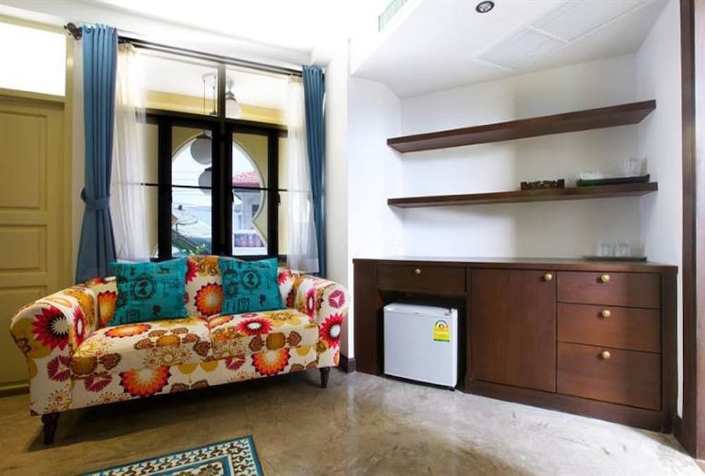 undefined Madame Green Forever 10