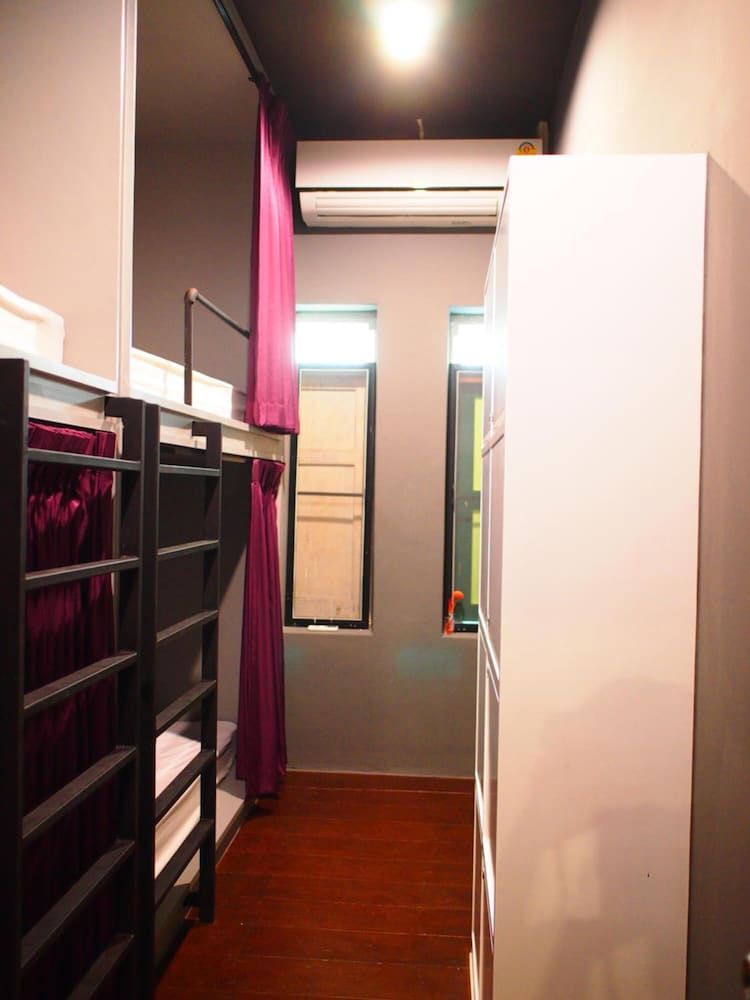 Tian Tian Hostel Deluxe Shared Dormitory, Mixed Dorm, Shared Bathroom (8 Beds) 6