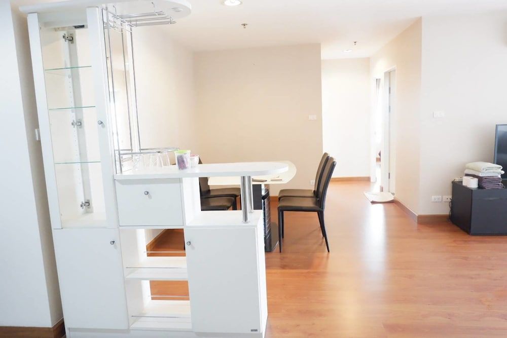 J.J Belle Condo in Bangkok Basic Quadruple Room, 2 Bedrooms, Kitchen 8