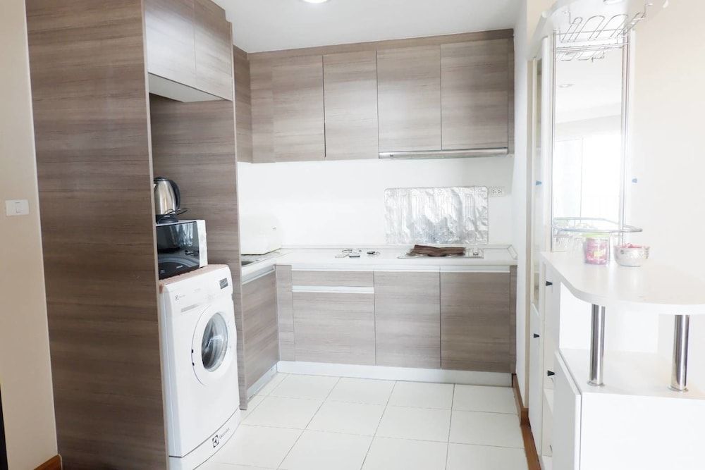 J.J Belle Condo in Bangkok Basic Quadruple Room, 2 Bedrooms, Kitchen 5