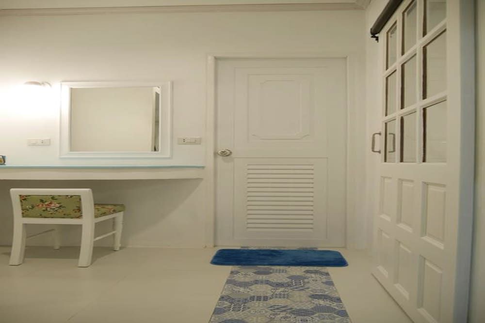 DD Hut Koh Tao Triple Room with Sea View 5