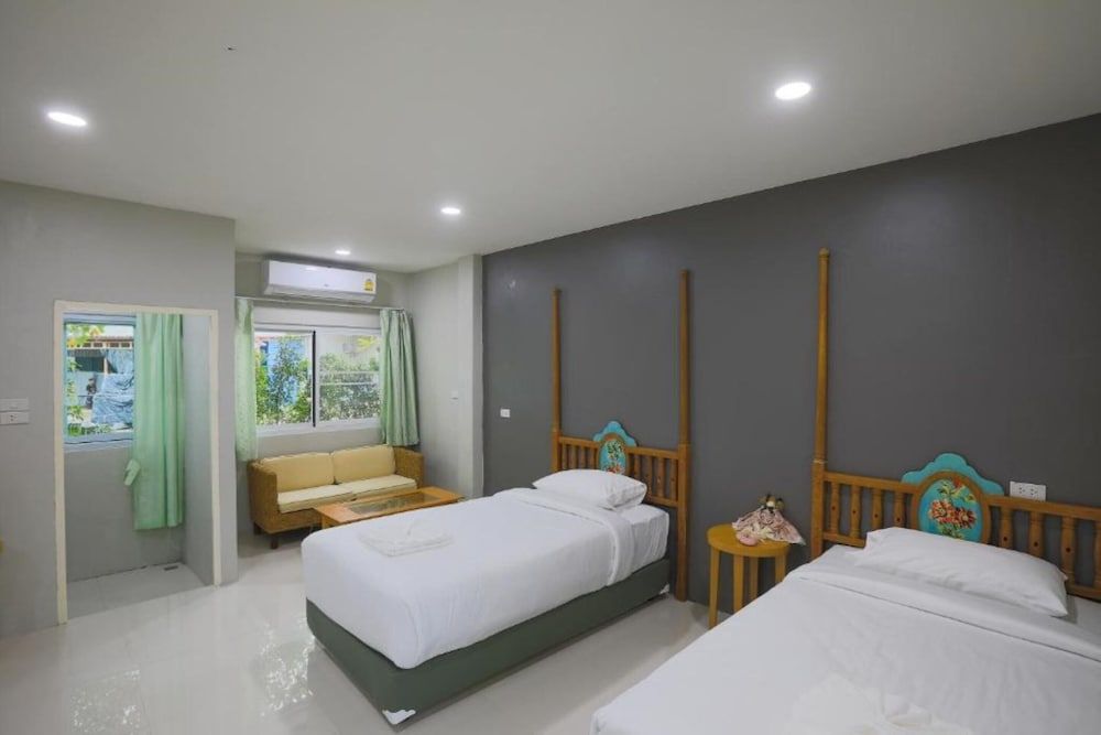 Phuket Nonnita Boutique Resort Deluxe Quadruple Room