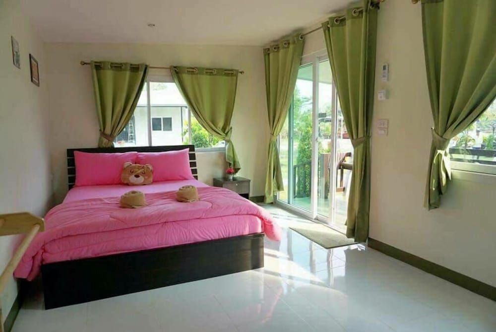 Sangvimarn Resort Standard Double Room 2