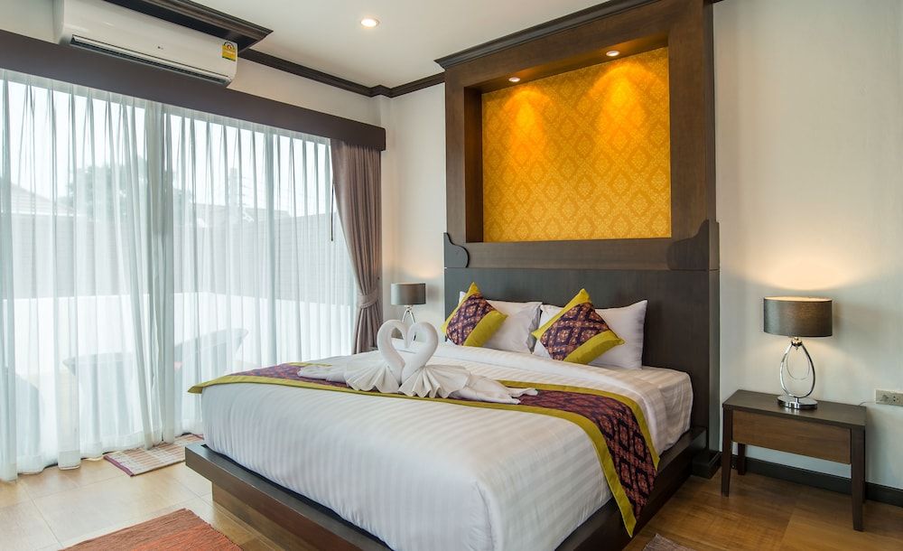 undefined Baan Ari 7