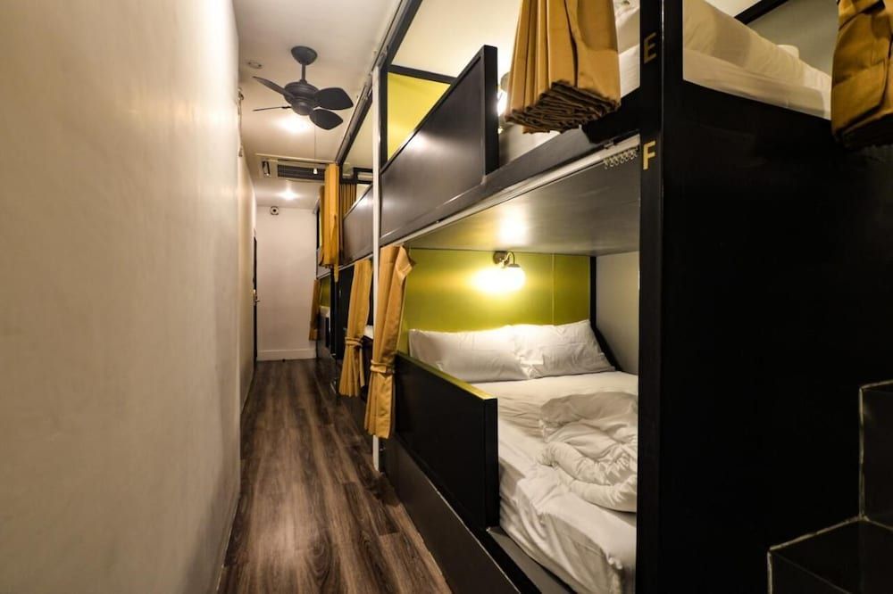 undefined Four Sisters Homestay - Hostel