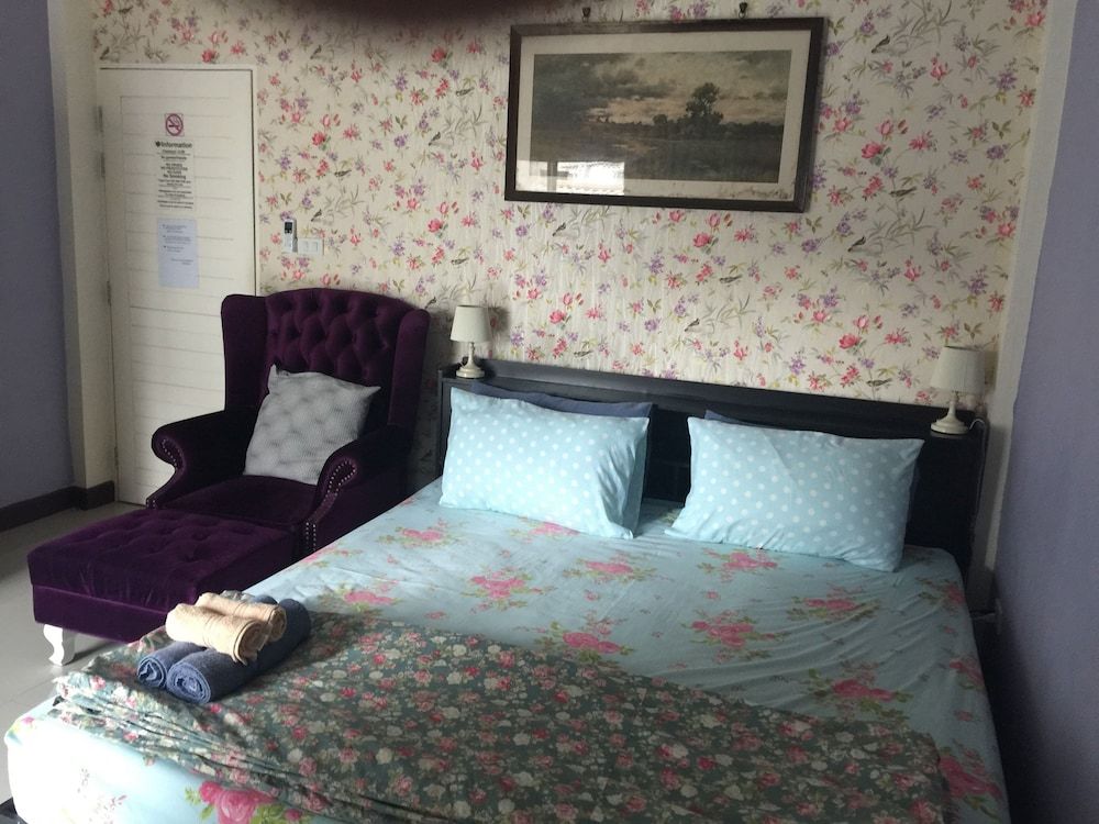 The London Tearoom Standard Double Room 3