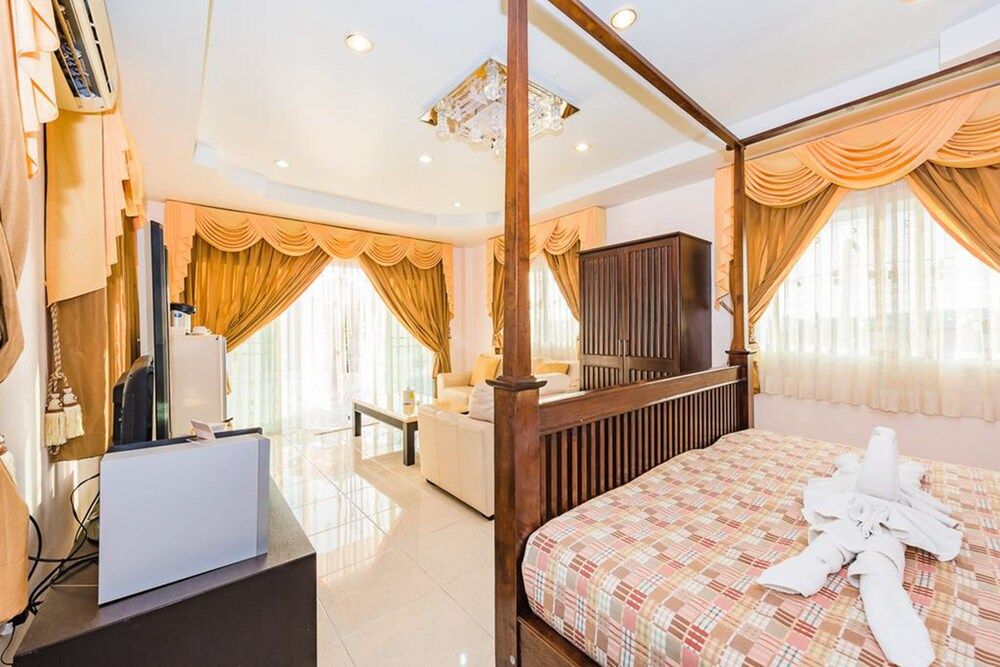 undefined Pure & Pam Village 9