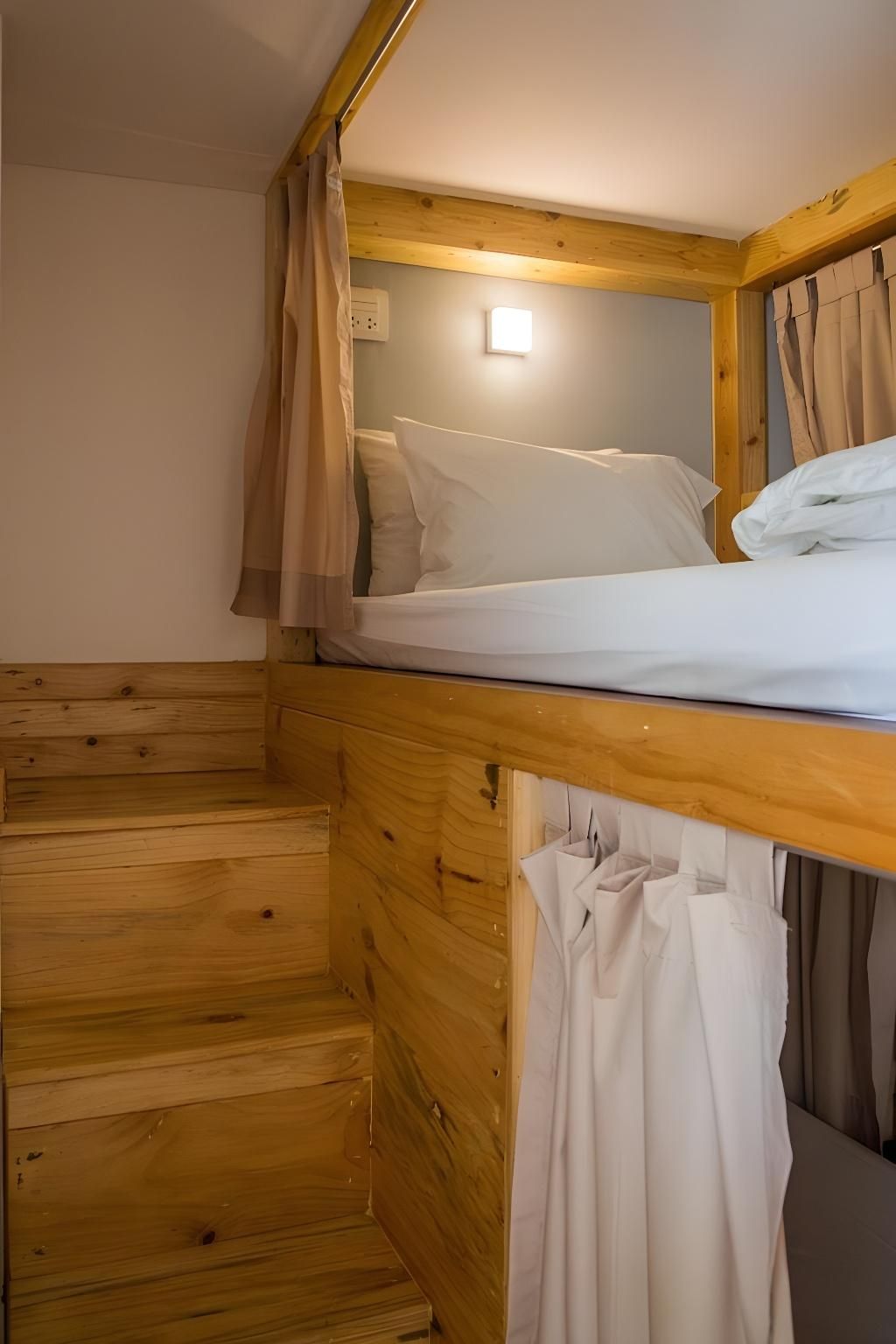 1 bed in 6-bed female dormitory