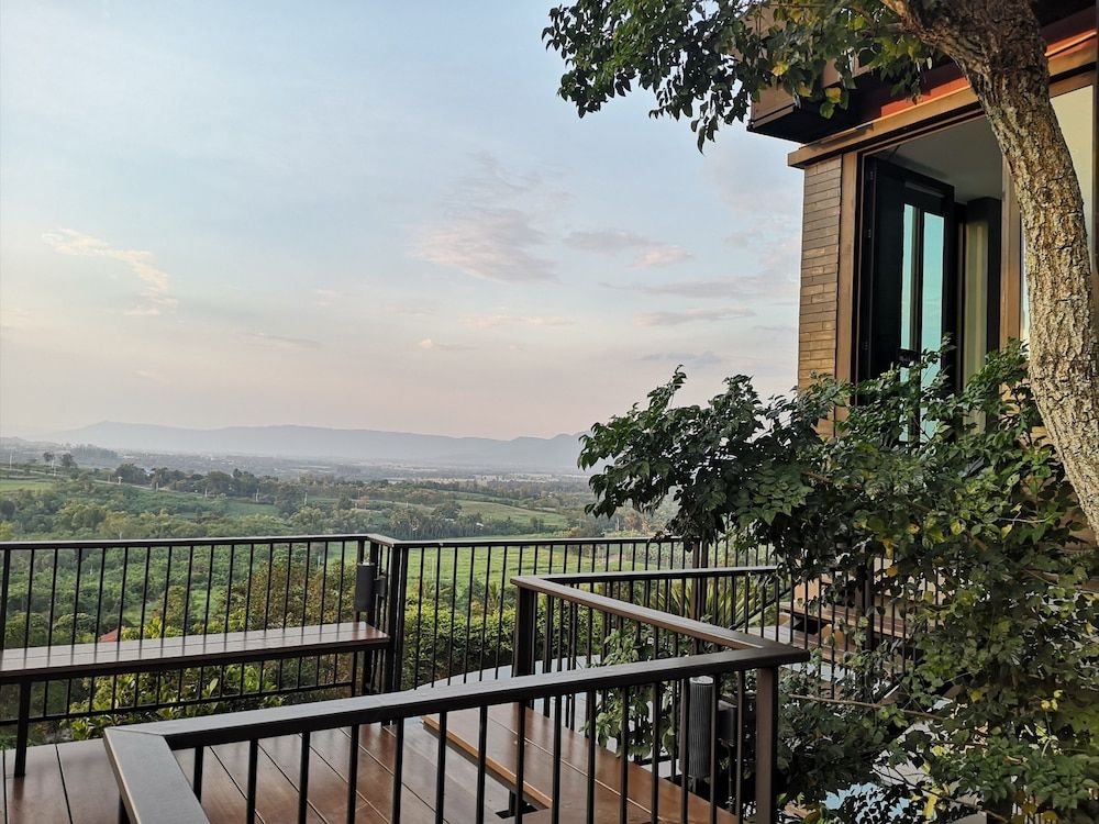 Monte Vista Chalet Luxury Studio Suite, 1 Bedroom, Pool Access, Hill View 3