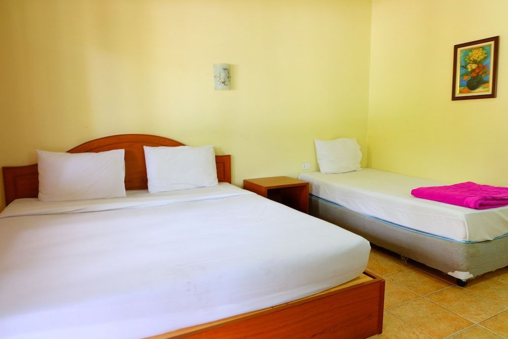 Techno Riverview Resort Triple Room