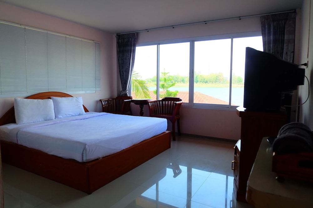 Techno Riverview Resort Room with River View 3