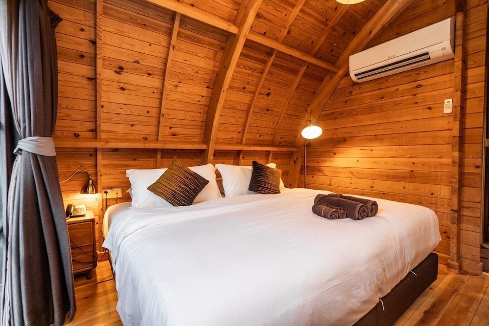 Khum Damnoen Resort Lake Villa 2