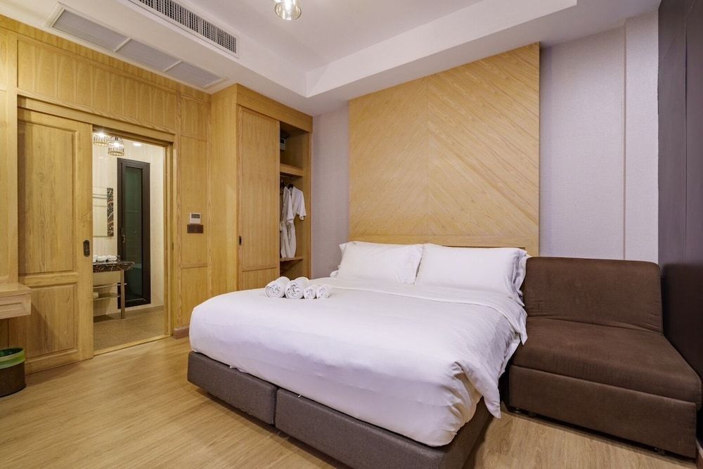 Khum Damnoen Resort Double Room 2