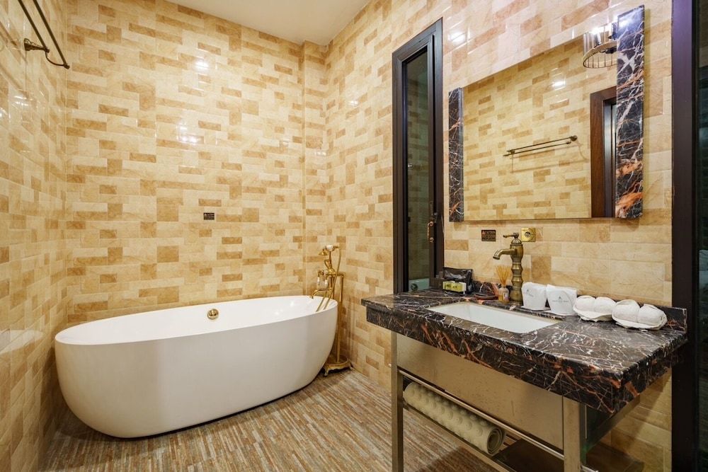 Khum Damnoen Resort Double Room 3