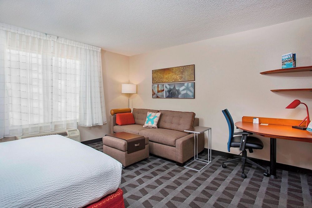 Studio, 1 Queen Bed with Sofa bed