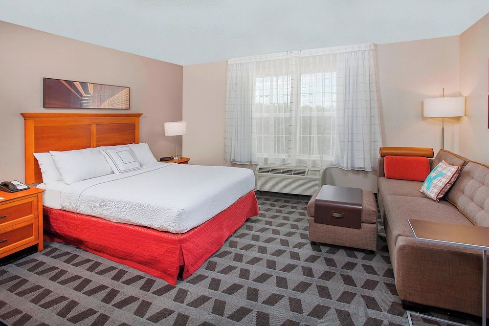 Studio, 1 Queen Bed with Sofa bed