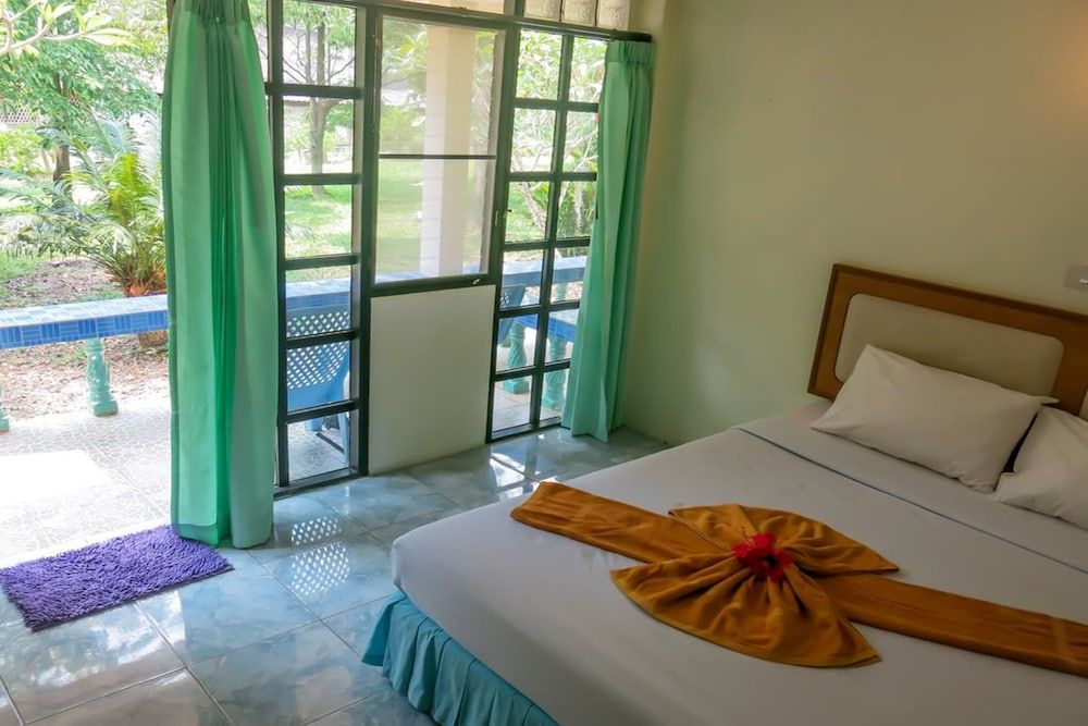 Deluxe Double Room with Air-Conditioner