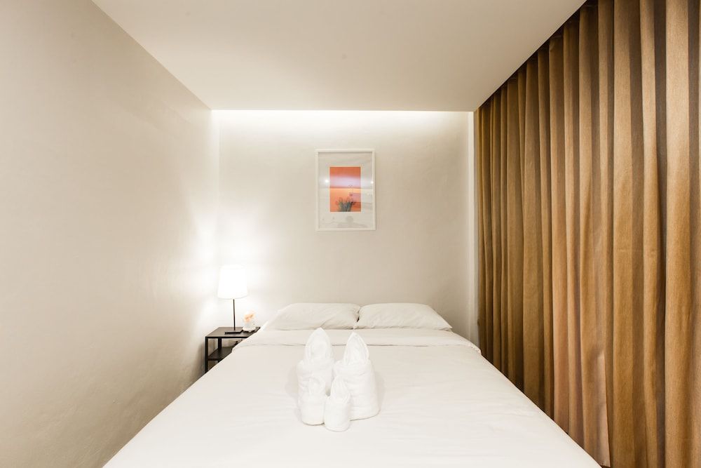 undefined Metro Hotel 7