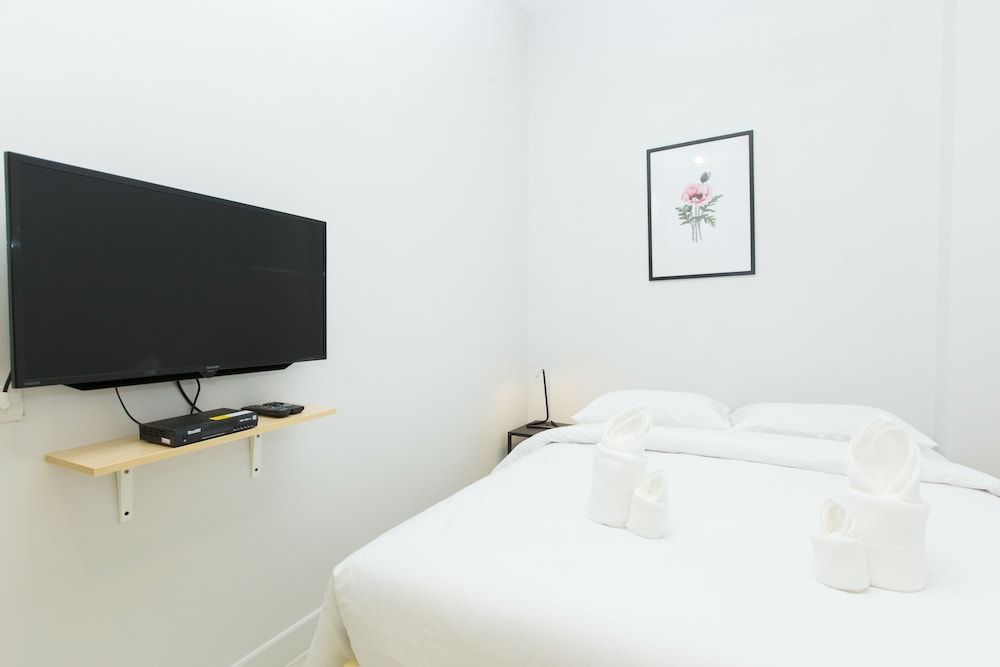 undefined Metro Hotel 8