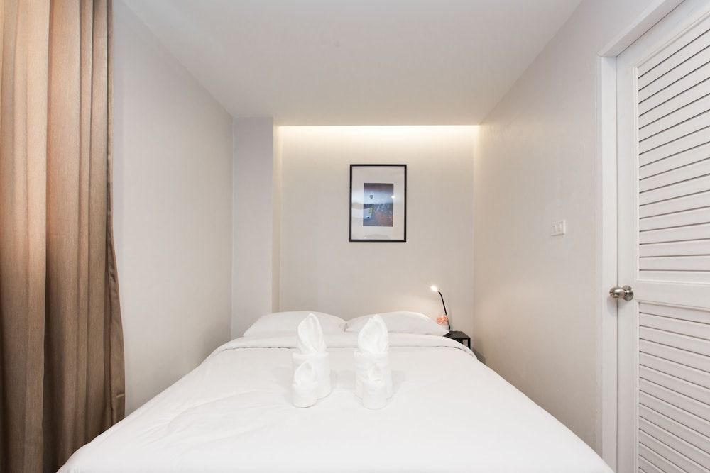 undefined Metro Hotel 6