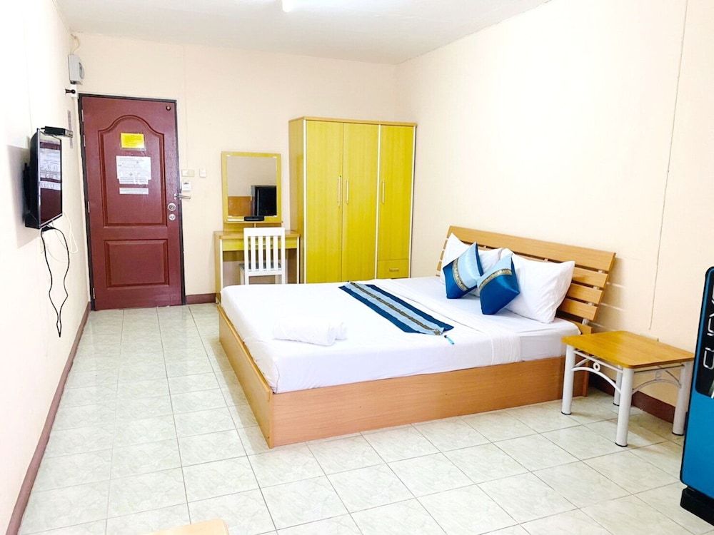 undefined Goody Hotel 9