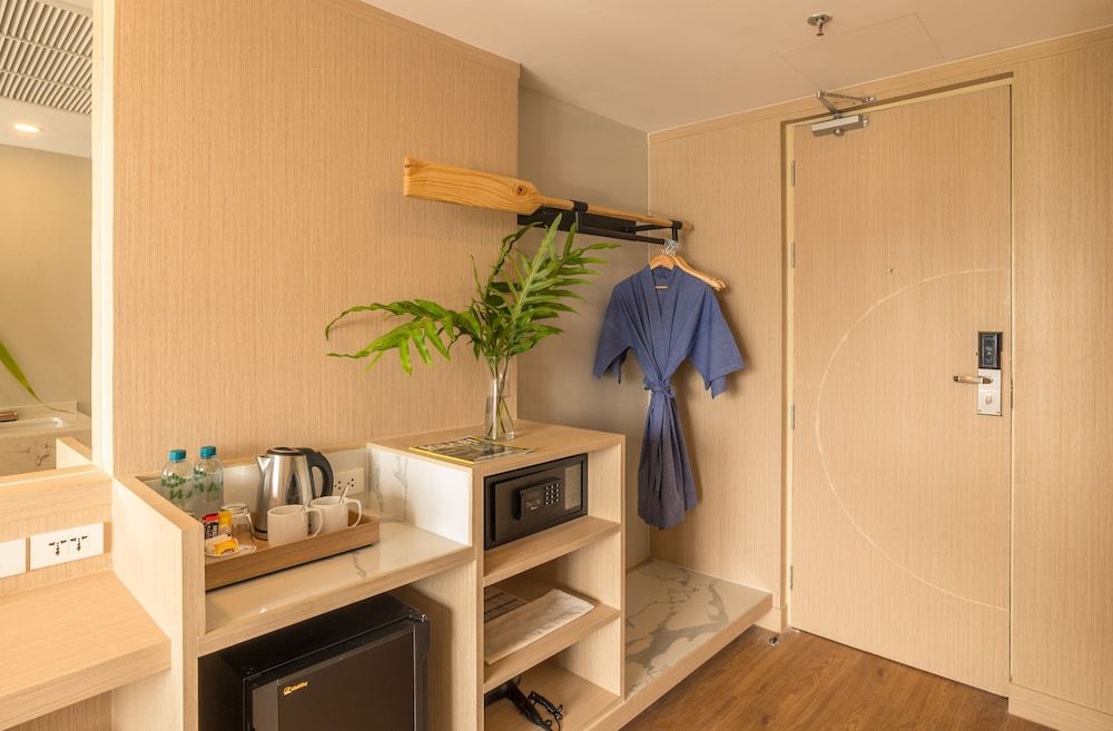 Sea Seeker Krabi Resort Deluxe Room with Pool View 6