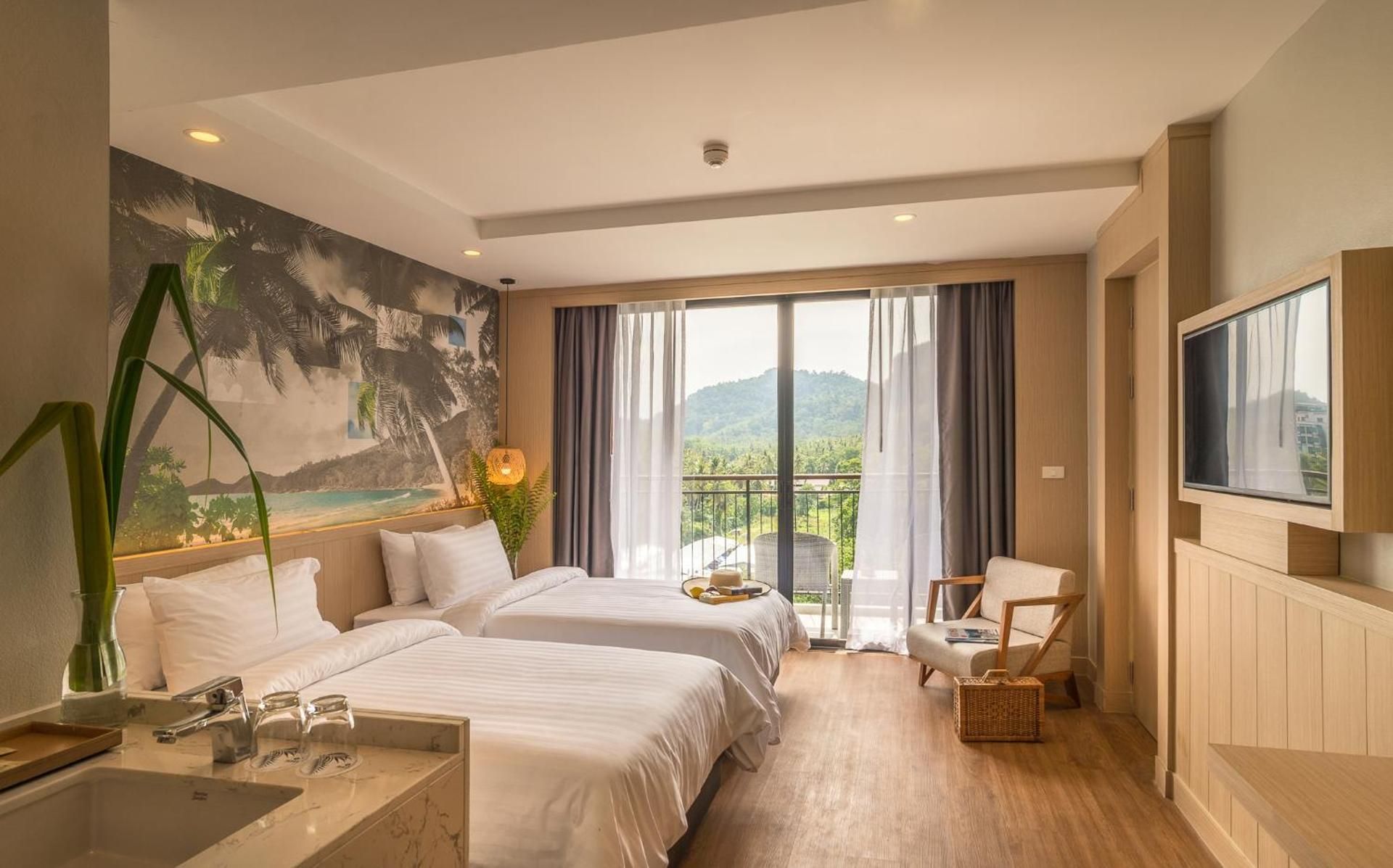 Deluxe Package Dinner with Catamaran Tour