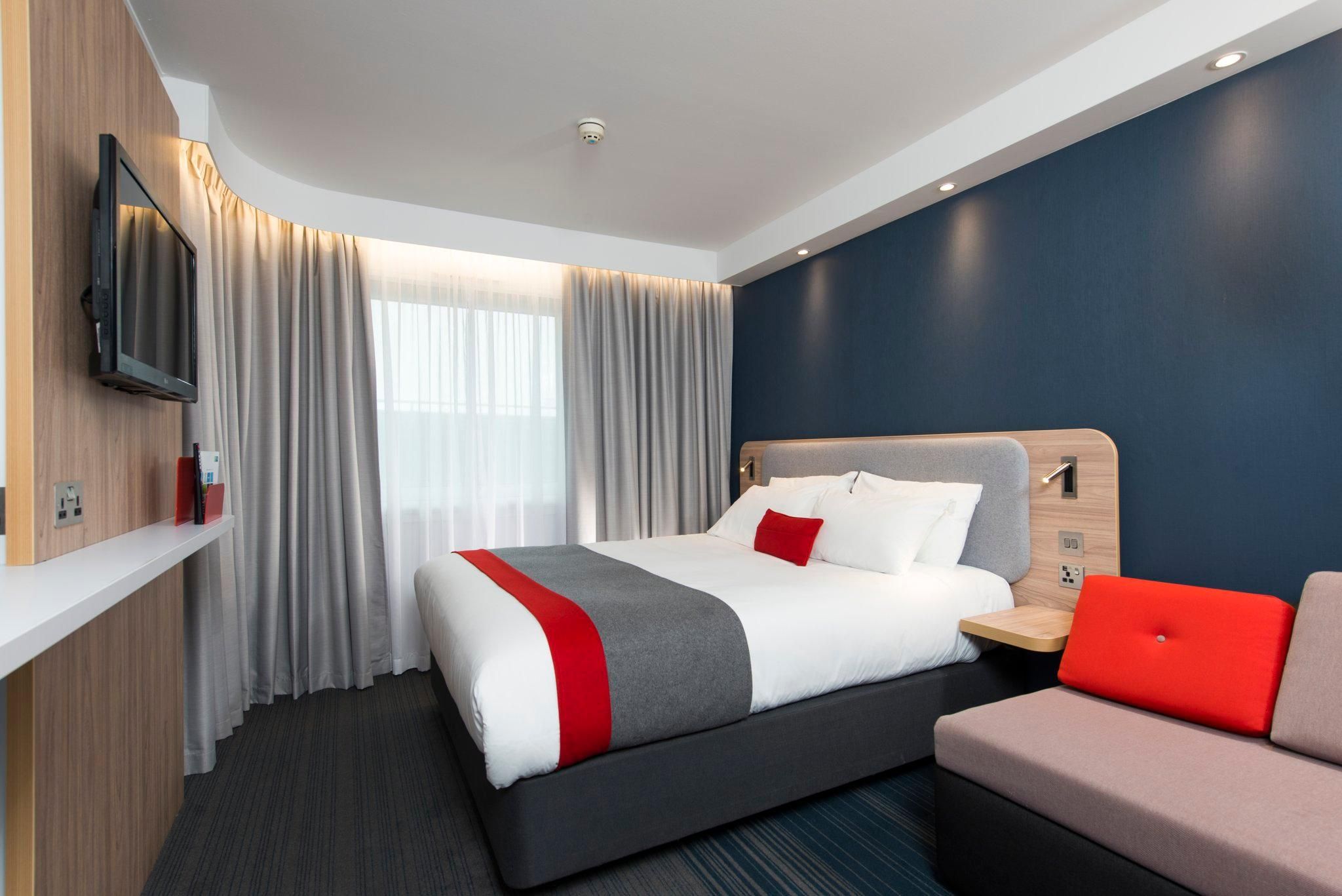 1 Double 1 Single Standard Sofa Bed with Free Hot Breakfast