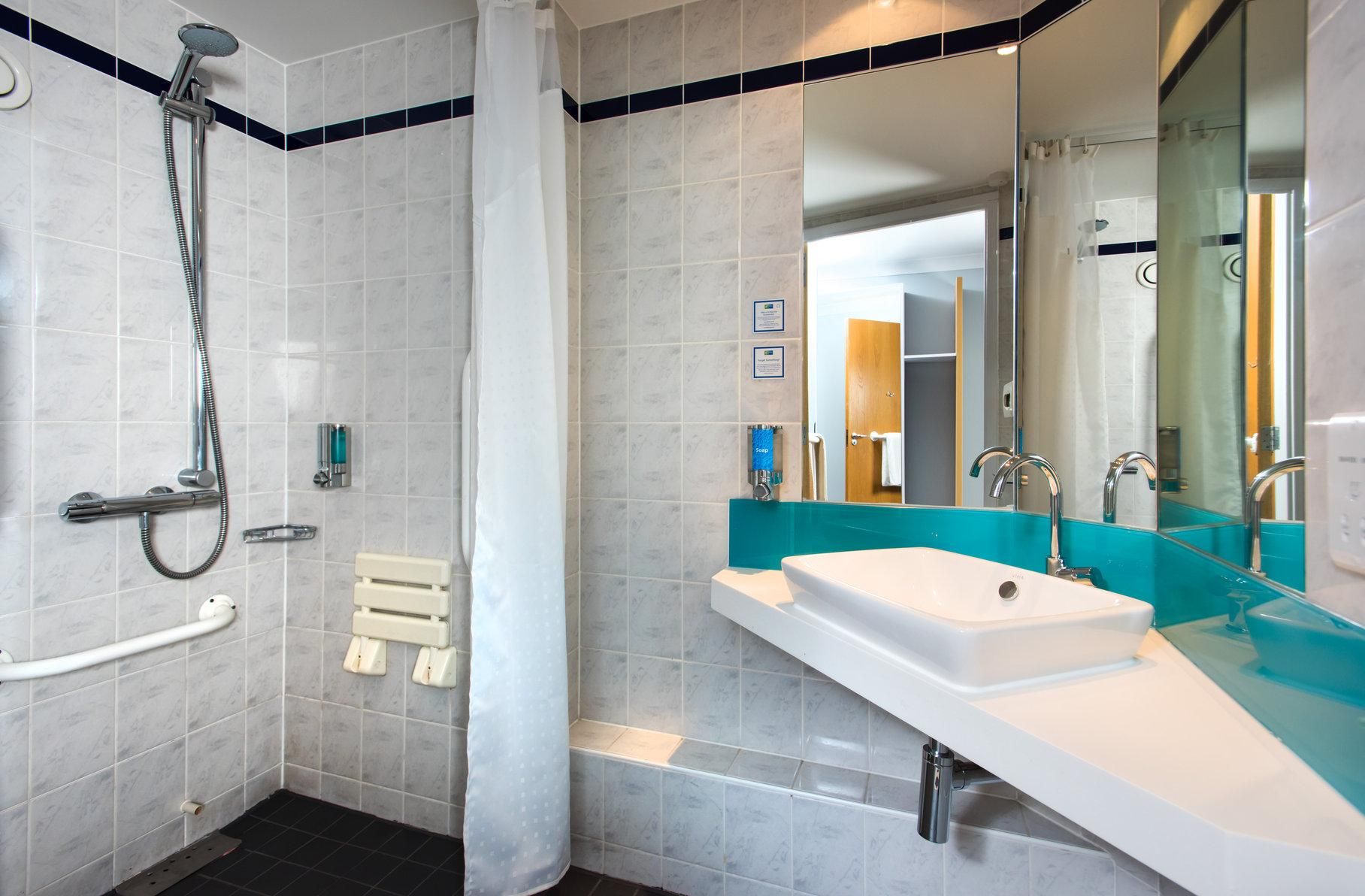 1 Double Accessible with Free Hot Breakfast