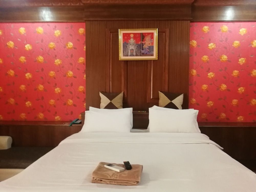 Reurn Thai Resort Ratchaburi Superior Double Room with Jetted Tub 2