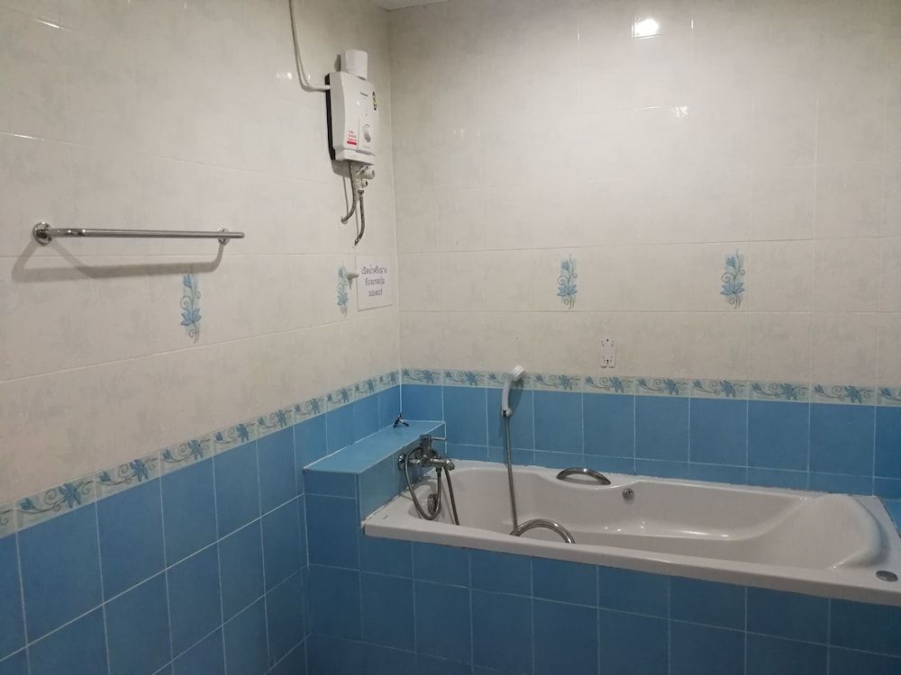 Reurn Thai Resort Ratchaburi Family Room, Non Smoking 11