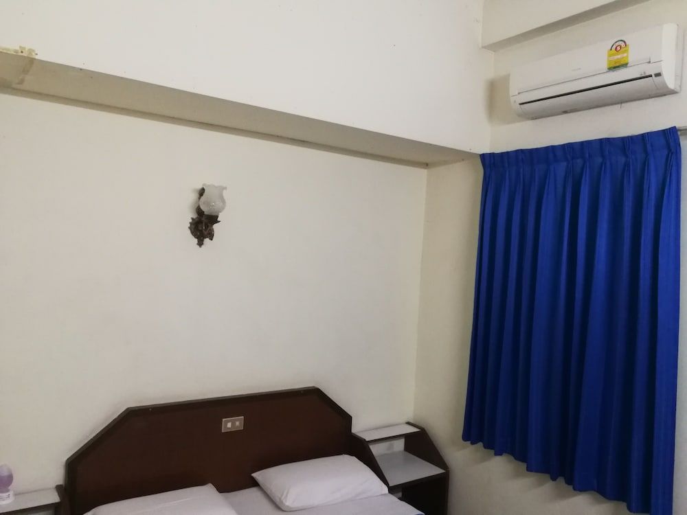 Ho Fah Hotel Standard Room with Air Condition (Big Single Bed) 5