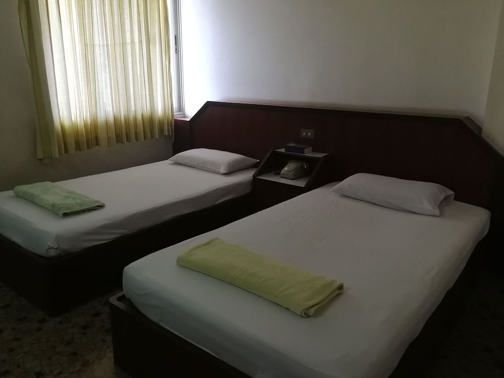 Ho Fah Hotel Standard Twin Room with Fan