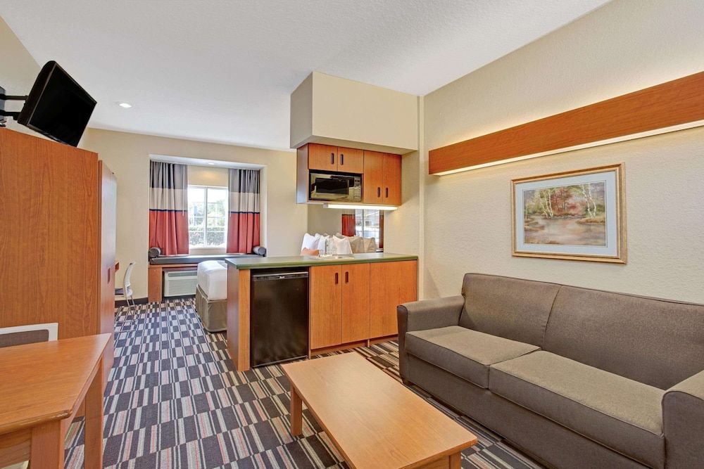 Studio Suite, 1 Queen Bed, Accessible, Non Smoking