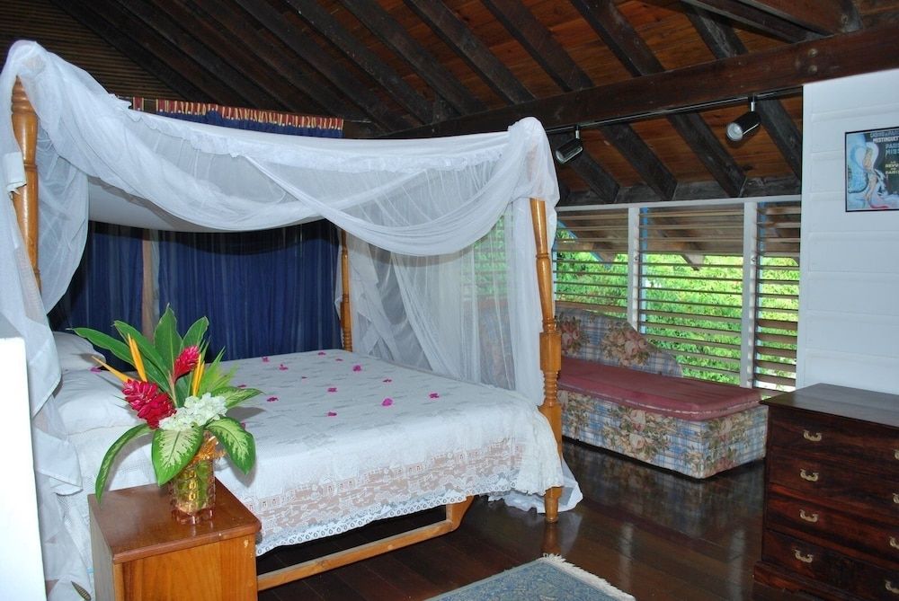 Half Moon Blue Superior Penthouse 3