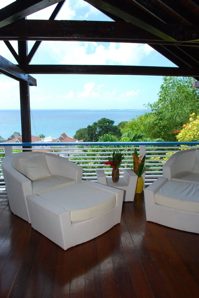 Half Moon Blue Superior Penthouse 6