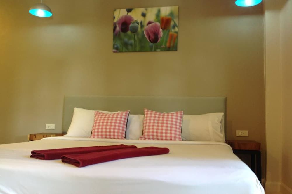 Sandy House Rawai Standard Room 5