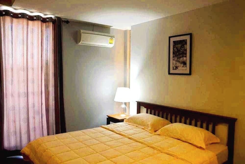 Deluxe Room, 1 King Bed, Balcony
