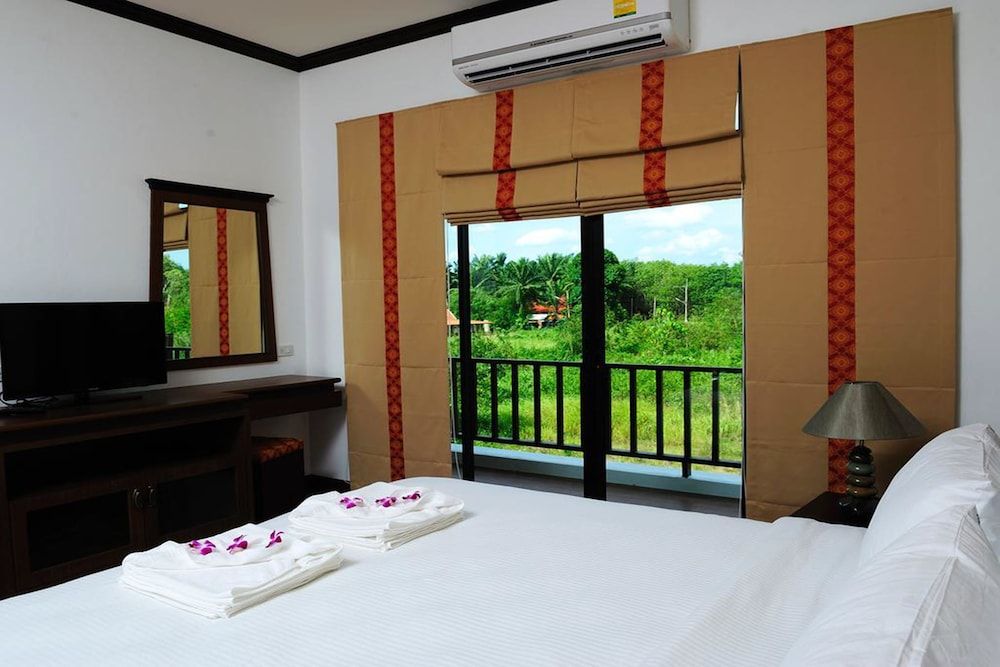 Baan Narakorn Private Pool 3-Bedroom Villa with Private Pool 9