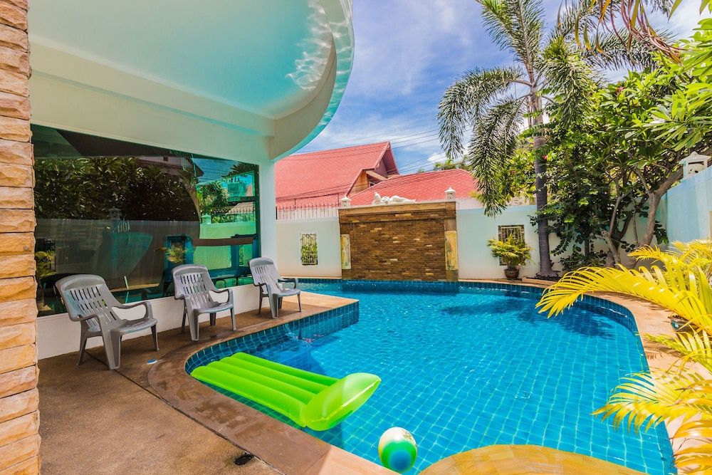 undefined Tewaree Villa - Pattaya Holiday House Walking Street 9