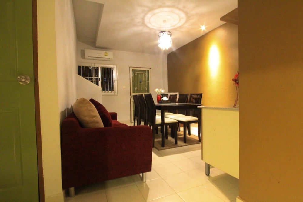 undefined The Guide Hometel 10