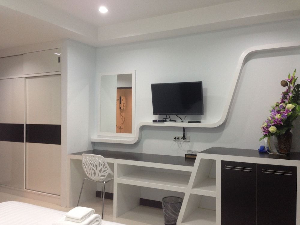 Praiyanan Place Hotel Deluxe Twin Room 5