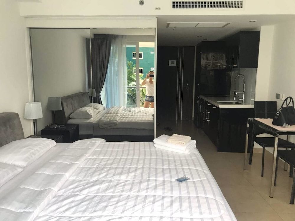 1 Bedroom Condo