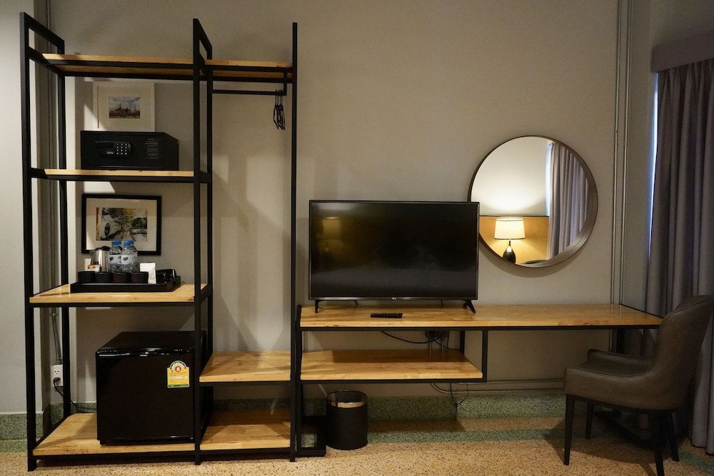 W22 by Burasari Standard Double Room 4