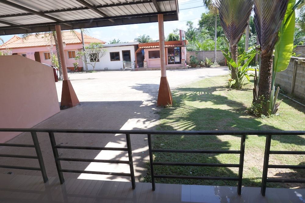 Kiangchan Resort Standard Double Room 16