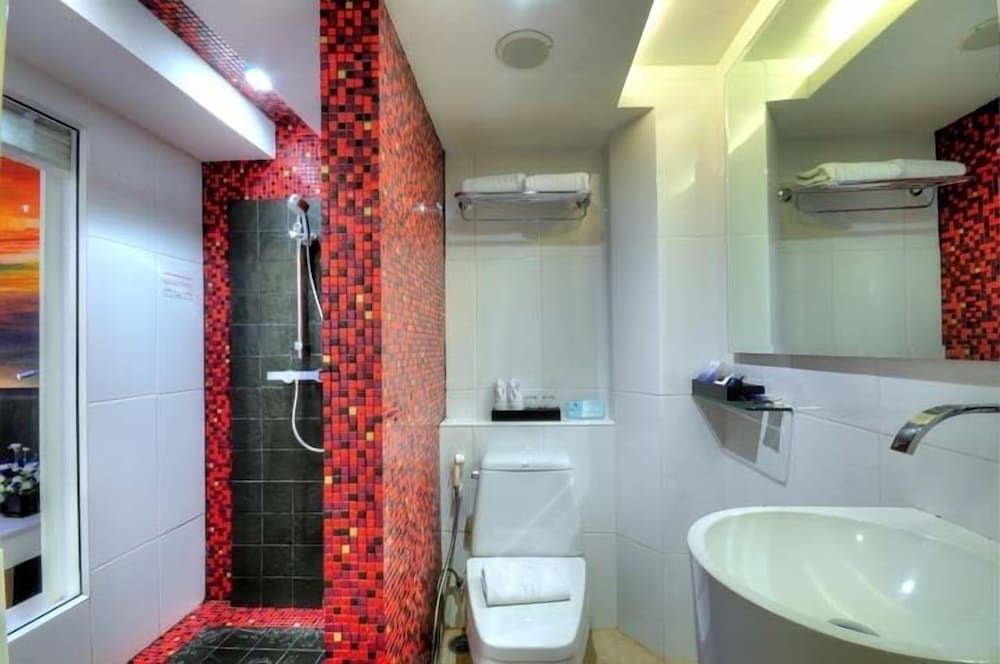 Aspira Skyy Sukhumvit 1 Deluxe Double or Twin Room 8