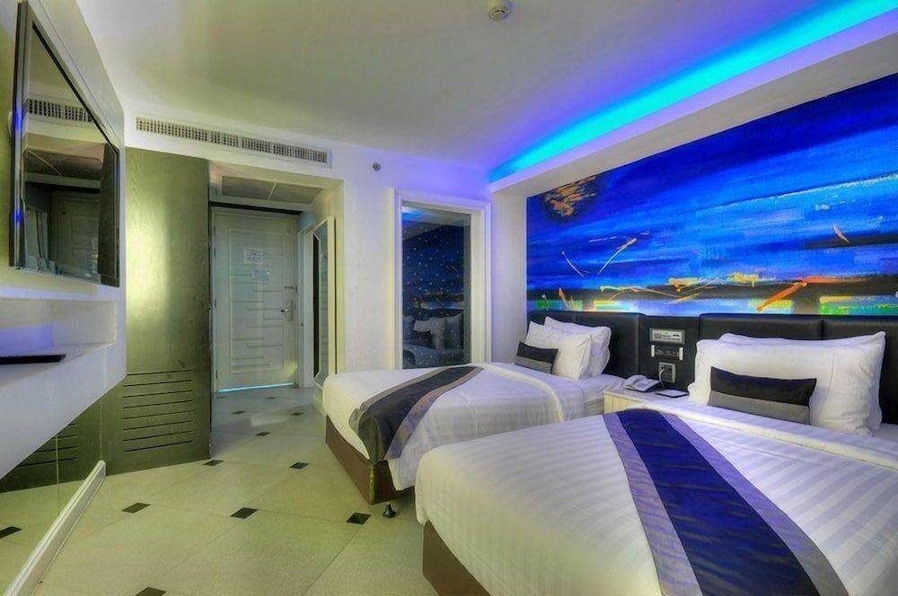 Aspira Skyy Sukhumvit 1 Deluxe Double or Twin Room 3