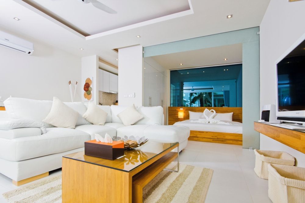 Chi Samui Resort Suite, 1 Bedroom (Garden Patio) 2